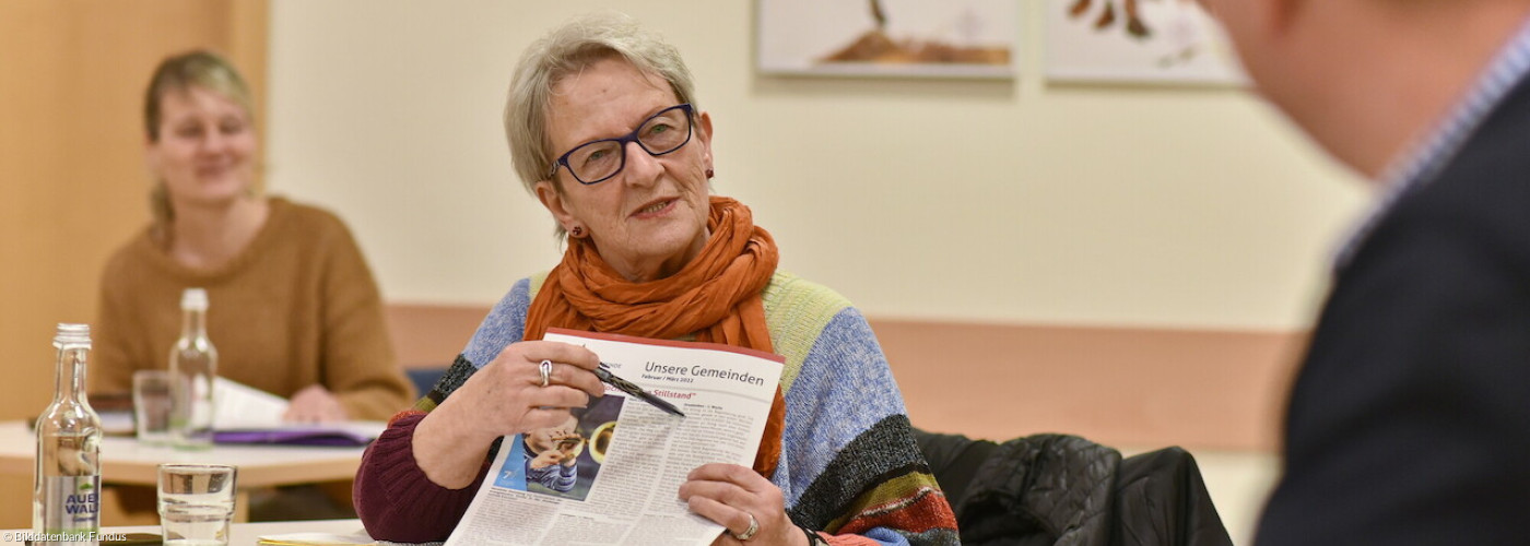 Teamwork bei der ehrenamtlichen Redaktion