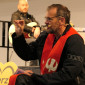 Pfarrer Reuther bei der Predigt